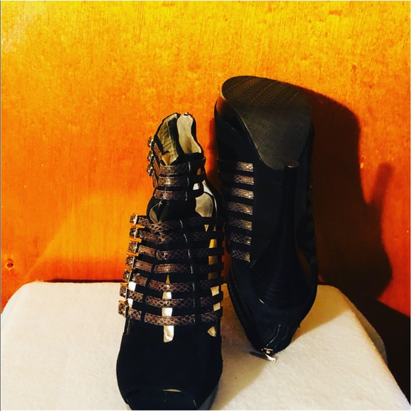 🤩🤩Brand New Calvin Klein Sandals🤩🤩 - Picture 4 of 5